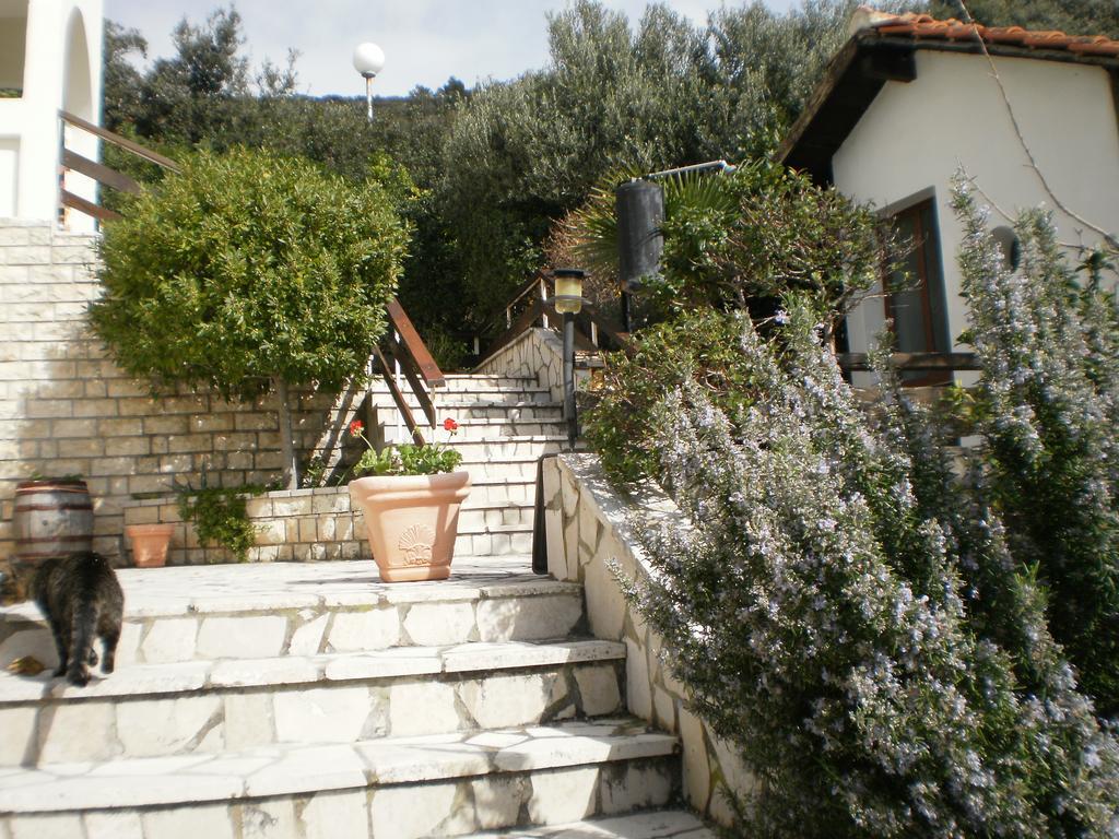 Apartments Pinezic Martinscica  Luaran gambar