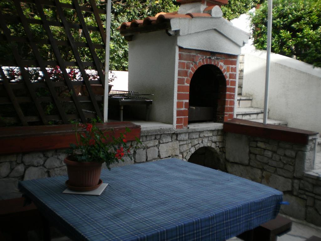Apartments Pinezic Martinscica  Luaran gambar
