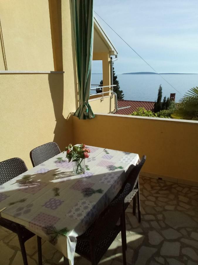 Apartments Pinezic Martinscica  Luaran gambar